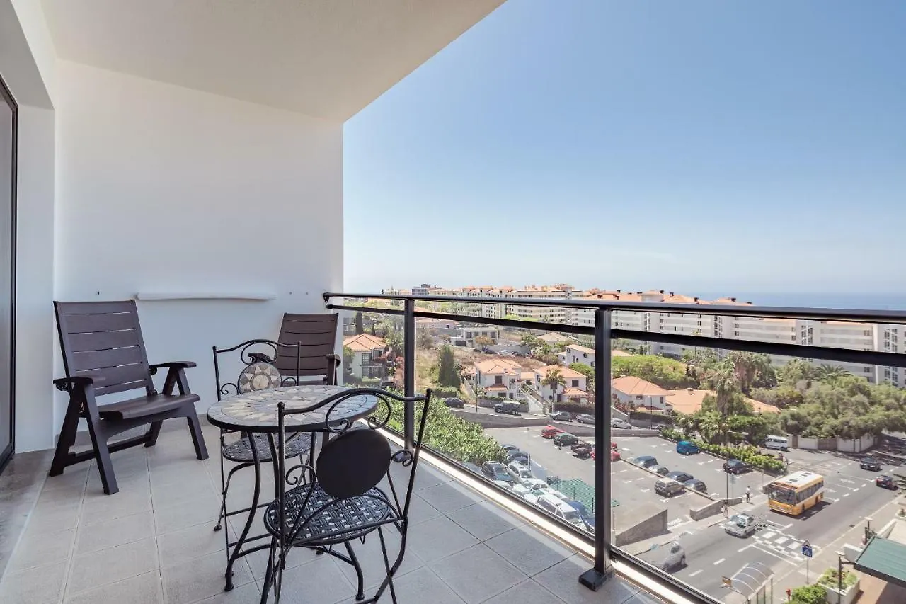 Elegant Apartment With Sea Views By Trip2Portugal 푼샬 0*,