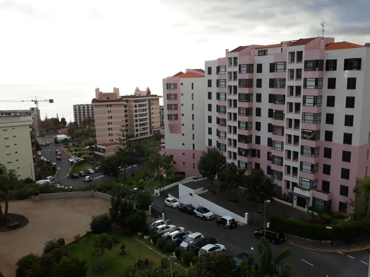Elegant Apartment With Sea Views By Trip2Portugal Funchal  0*, Funchal (Madeira) Portogallo