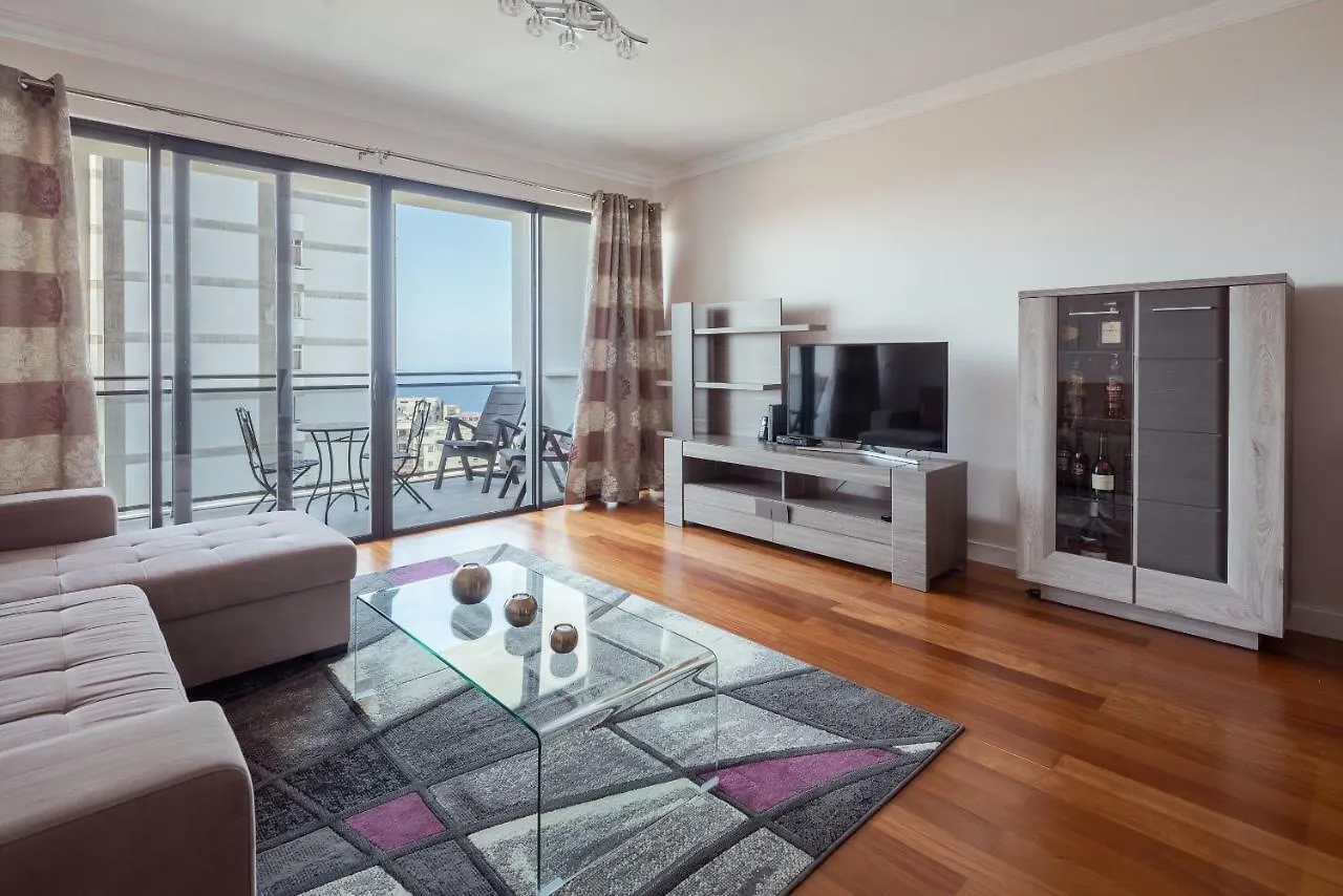 Elegant Apartment With Sea Views By Trip2Portugal Funchal