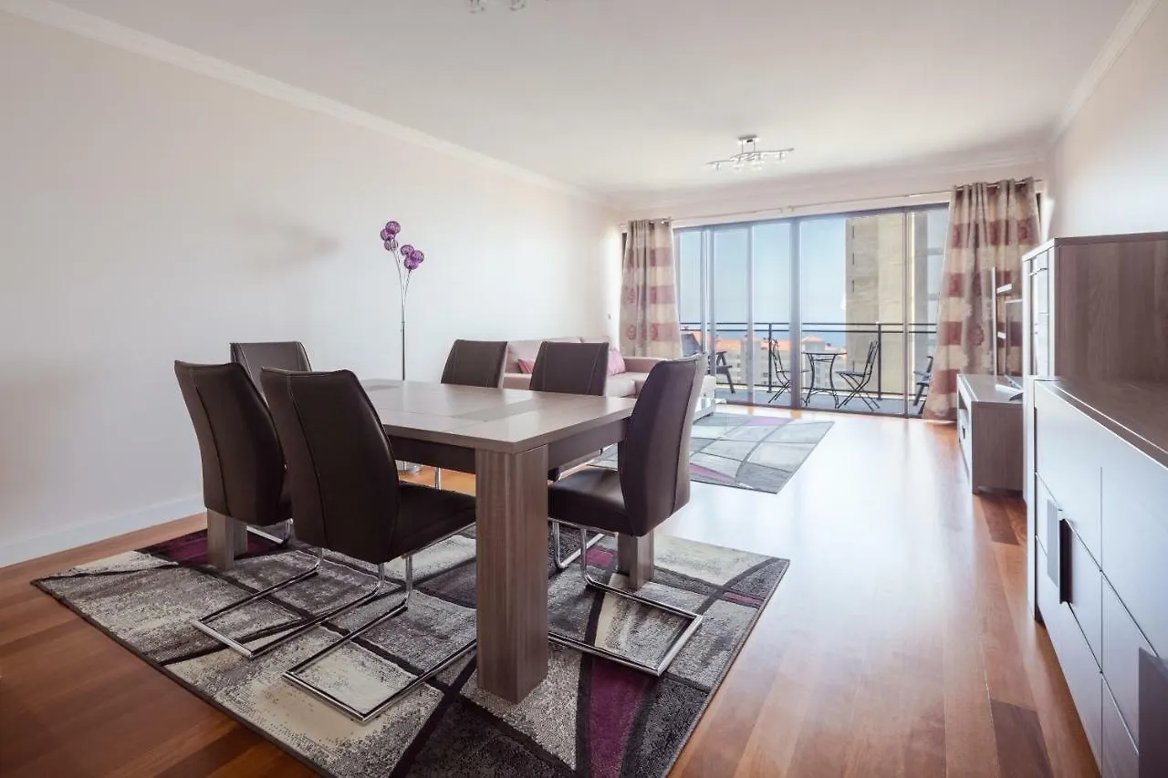 Elegant Apartment With Sea Views By Trip2Portugal Funchal
